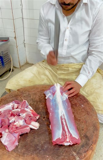 Amazing video mutton back chops cutting skills 🇵🇰🐐🔪👍 #meat #meatmarket #muttondishes #mutton