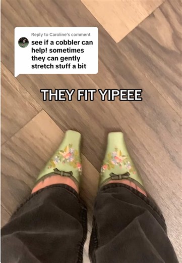 Replying to @Caroline This is ur sign to shoot ur shot and get that pair of shoes youve been dreaming of even if the sizing is a bit off because cobblers exist!!!!! Thank you Footwise i owe you my first born #prada #vintagekittenheels #carriebradshaw #cobbler