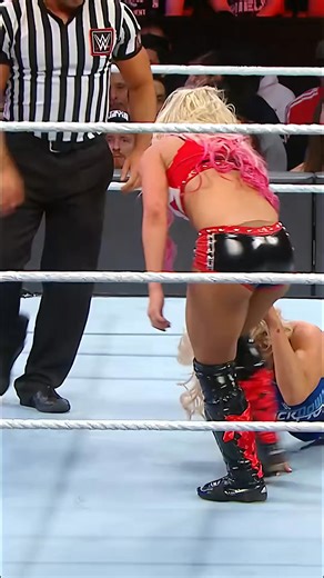 Ref gotta chill#WWE #AlexaBliss | OMG Fishing