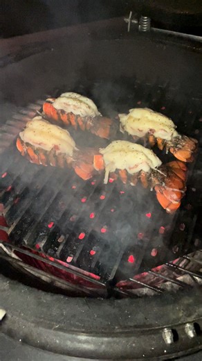 Lobster on the KONG just hits different. 🦞🔥 | Grilla Grills