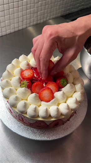 How to Make a Stunning Strawberry Mousse Tart