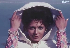 28K views · 760 reactions |  Séquence d'archives : Alger en 1969-1970 défilé de mode et panoramique de la ville sur une musique d'Ahmed Malek : La Côte  | Archives Numériques du Cinéma Algérien - الأرشيف الرقمي للسينما الجزائرية | Facebook