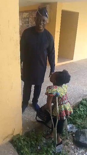 On his usual Monday routine through the sprawling campus of the university, the Vice Chancellor, University of Education, and Entrepreneurship Akamkpa, Prof. Patrick N. Asuquo encountered a remarkable student from the department of psychology, Miss Peniel TrustGod Bassey, who, despite being physically challenged, displayed immense determination and courage in her educational journey. During their conversation, she candidly shared her aspirations and thoughts on pursuing higher education, undeter