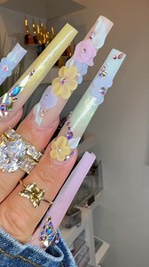9.2K views · 81 reactions | Spring Ombre set✨3d Flowers  Full video on how i achieved this look on YouTube  https://www.youtube.com/live/03eeZKPYORY?si=LBBMRxkYwlrJtAvk #nails | Zulay's Nails | Facebook