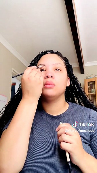 my diabetes sensor came out of my arm.🫠 #diabetes #dexcom #dexcomsensor #diabetessensor #dischem #type1diabetes #vitalairediabetes #sensor @Dexcom US @DisChem