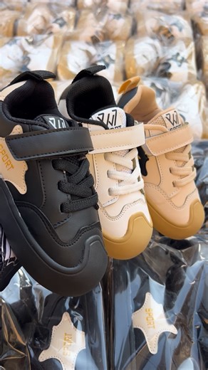 ‎کفش بچگانه‌/کفش پانتی/صندل بچگانه/بوت بچگانه‎ on Instagram‎: "سنگ تموم گذاشتم با این تنوع ونس‌ها✌️😍 یکی از خوبان ونس‌های بچگانه هستن😌👌 فقط با به چسبک پوشیده میشه و زیره نرم و جنس حوله‌ای داره✌🏻 کد👈🏻 236 خرید از طریق سایت www.pantikids.ir ________________________________ @panti.kids @panti.kids @panti.kids مشخصات کفش:👇 📌زیره پیو و فوق العاده سبک 📌کفی طبی داخل کفش 📌استاندارد 📌تضمین کیفیت 📌رنگبندی: مشکی/ کرم/سفید 📌سایز بندی ۲۶-۳۱ 🔴راهنمای سایز 👇👇👇 ⭕️سایز ۲۶⬅️ داخل کفش ۱۶ سانت ⭕️سا