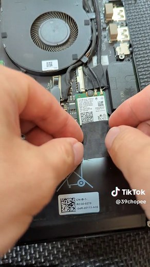 ノートPCのバッテリー交換方法を解説！