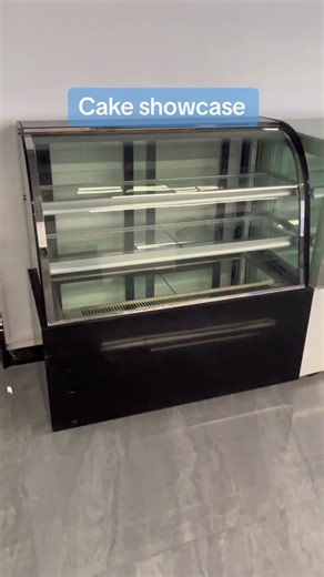 Cake display showcase for supermaket cake shop #cakedisplay #cakeshop #cakeshowcase