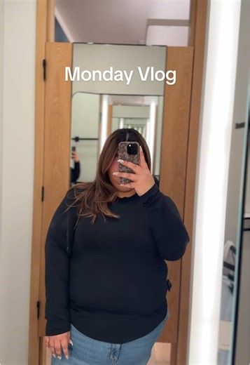 A Day in Julia's Life: Monday Vlog Insights