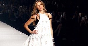 Gisele Bundchen's last strut down the runway