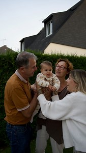 C’est si vrai non ? 😂 « On peut passer vous voir ? Enfin Roma ? » mais c’est normal on leur en veut pas 🤣 #baby #family #humour | Les Moumis Off