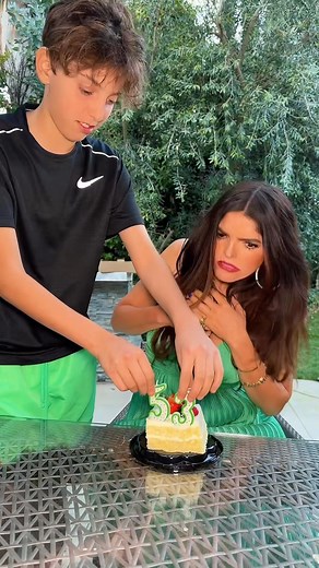 Ana Bárbara on Instagram: "Gracias por todas sus felicitaciones hoy en mi cumpleaños!! 🎂❤️ #humor #anabarbara #cumpleaños"