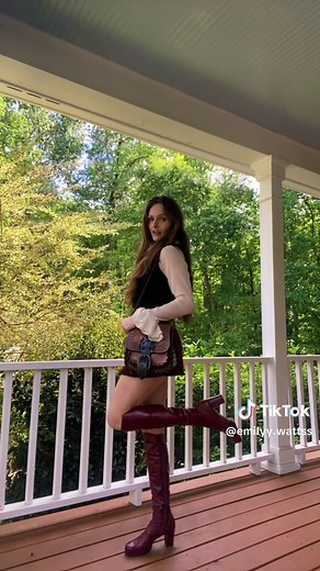 Showcasing New 70s Platform Boots | Vintage Fashion Inspiration