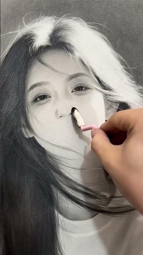 Perfect drawing cannot be without light! #drawing #charcoaldrawing #portraitdrawing #charcoalshading