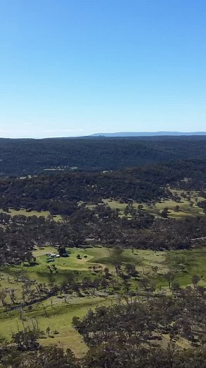 AUCTION | “Coominya” 2153 Mount Lindesay Road, Tenterfield Offered for the first time since 1878, “Coominya” is a rare chance to secure 227.95 acres of Tenterfield history. Family-held for 147 years, this stunning mixed-farming property blends legacy, lifestyle & opportunity. Set amid rolling hills with Boonoo Boonoo River frontage, fertile paddocks, stock dams, sheds & a charming 3-bed timber homestead — it’s a property of true character and potential. 🗓 Auction | Thurs 12 Dec 2025, 11:00am 📍