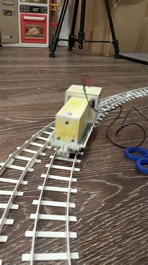 how to make train with cardboard easyhow to make working train model