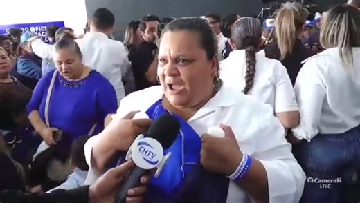 Con el calzón azul bien puesto, dicen las mujeres cachurecas que pasarán la escoba en la Alcaldía de Tegucigalpa | Mundovision