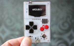 Arduboy : Arduino Gameboy Hits Kickstarter (video)