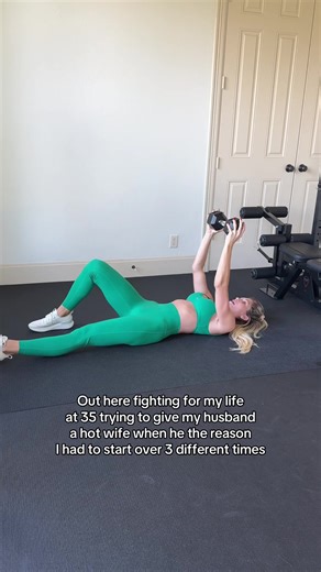 Make it make sense💥 the core plans I use to have tighter & more defined abs after 3 babies is at my 🖇️ #fitmom #postpartumbody #postpartumworkout
