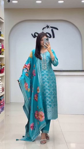 4.4K views · 176 reactions | Color 奈奈 Premium silk set available now Size:38,40,42,44 | Tara Clothing Collection | Facebook