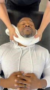 Bulging discs in the neck. His first decompression treatment. ￼