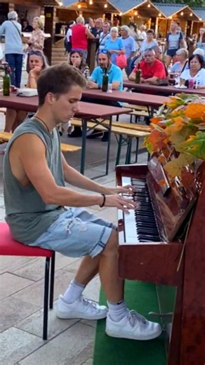 Despacito street Piano #despacito #piano #public