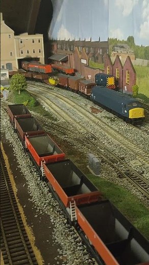 class 46 on a fitted engineering train, class 31 on a unfitted train.