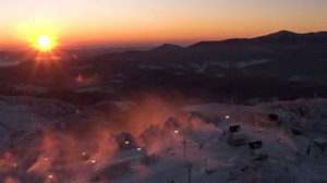 Four inches of snow overnight and more on the way. January, you've been good to us. 🙌 | Beech Mountain Ski Resort