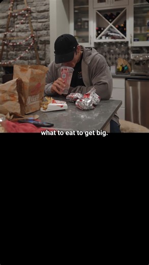 random_fax01 | Sam Sulek on bulking: track macros, eat fast, stay consistent. #samsulek #gymmotivation | Instagram