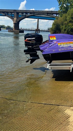 Superstar going in for River Mod #mercuryracing | Southern Outlaw Dragboat Association