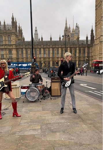 London Calling: Iconic Guitar Solo Tribute