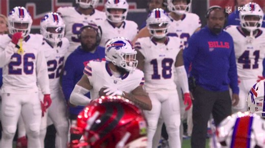 Gabe Davis' first catch of 'TNF' goes for 22 yards