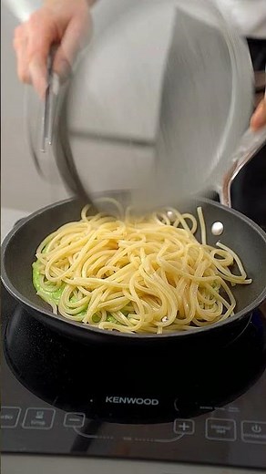 Il segreto per una pasta alle zucchine super cremosa (senza panna)!