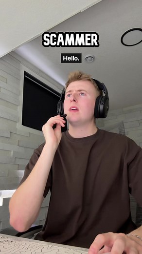 Scammer Calls Old Man: Hilarious Tech Support Confusion