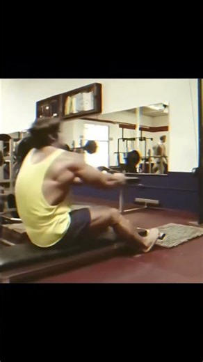 OLD SCHOOL BACK WORKOUT BY ARNOLD 💪 #shorts #viral #trending #shortsfeed