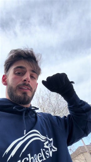 Day 23 of running the date in 2026. Challenge yourself this year to better yourself💪🏼🙏🏼 #running #run #asics #challenge