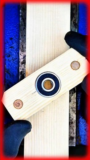 🔴Remember This Trick! How to Find the Center of a Board Without Measuring #shorts