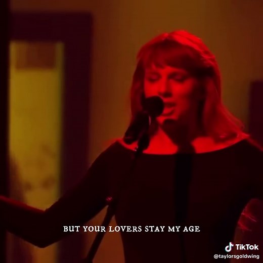 all too well (10 min version) SNL #taylorswift #swifttok #swiftie #redtaylorsversion #fyp .