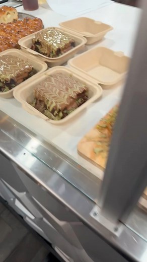 Hey #716 👋 I had a sweet tooth and wanted to try something different ! I drove out to Lackawanna, New York to try out “Baraka Eats and Treats”. I had the Dubai strawberries 🍓 and a brownie. They also serve hot food that looked great as well ! The prices were very wallet friendly, which is a plus! Check them out 🫶🏼🙂 | Sierra Sierra