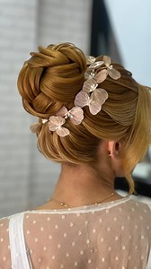 10K views · 30 reactions | Qual o seu estilo favorito? Alguns dos penteados feitos em curso vip para a aluna @ingridaraujo_belezaeestetica . Modelo @alycia_souza | Penteados Lucena | Facebook