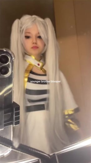 Cosplay Siblings Celebrate Frieren Beyond Journey's End