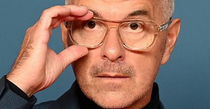 „Ein Fest fürs Leben“: Christoph Maria Herbst überragt als Anti-Stromberg (Kritik & Interview)