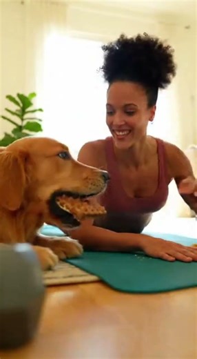 Full body workout while my dog chills #fitnesslifestyle #kettlebell #dogmom