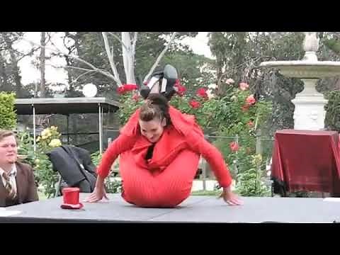 Contortionist In a Box : Ruby Rubberlegs