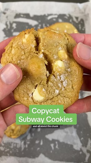 the secret is out!! 🍪 you need: ½ cup white sugar ¾ cup light brown sugar 1 teaspoon salt ½ cup unsalted butter, melted 1 egg 1 teaspoon vanilla extract 1 ¼ cups plain flour ½ teaspoon baking powder 1 cup white chocolate chips 1 cup chopped macadamias #subwaycookies #easybaking #buzzfeedoz #tastyoz