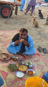 Beautiful seen in the ground street Food in Pakistan #tranding​ #streetfood​ #viral