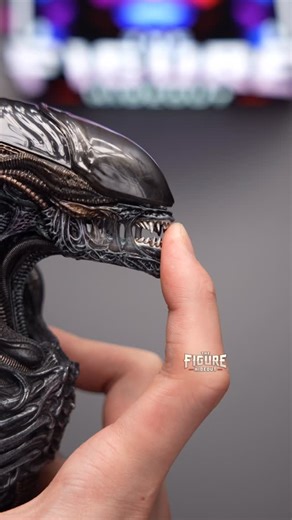 *FIRST LOOK* Hot Toys Alien Romulus - Scorched Xenomorph UNBOXING🤯🤯🤯 #actionfigures #toys #hottoys #alien #predator | The Figure Hideout