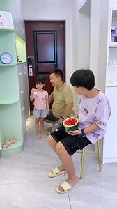 Dad is dazed. His head is buzzing. 😂 #Love and Encouragement Program #Rapid Growth Program #Rising Star in Trendy Life | Suxin