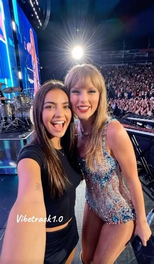 The Eras Tour Birthday Surprise That Didn’t Surprise Taylor 😳🎂#taylorswift #shorts