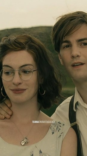Teoria Cinematográfica on Instagram: "Um Dia (2011) Direção: Lone Scherfig Onde assistir: Disponível para aluguel em @youtubebrasil #umdia #teoriacinematografica #oneday #annehathaway #romance"